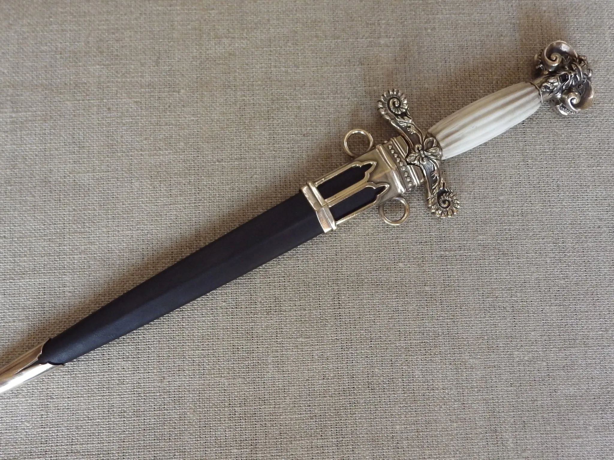 15thC Holbein the younger dagger