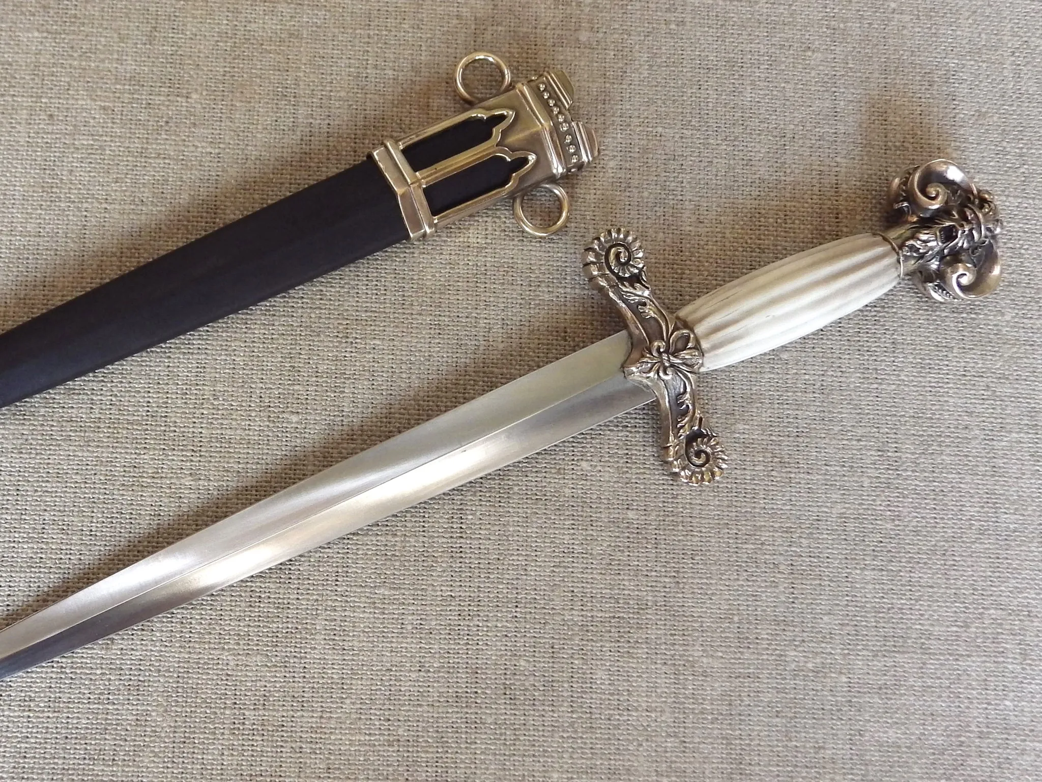 15thC Holbein the younger dagger