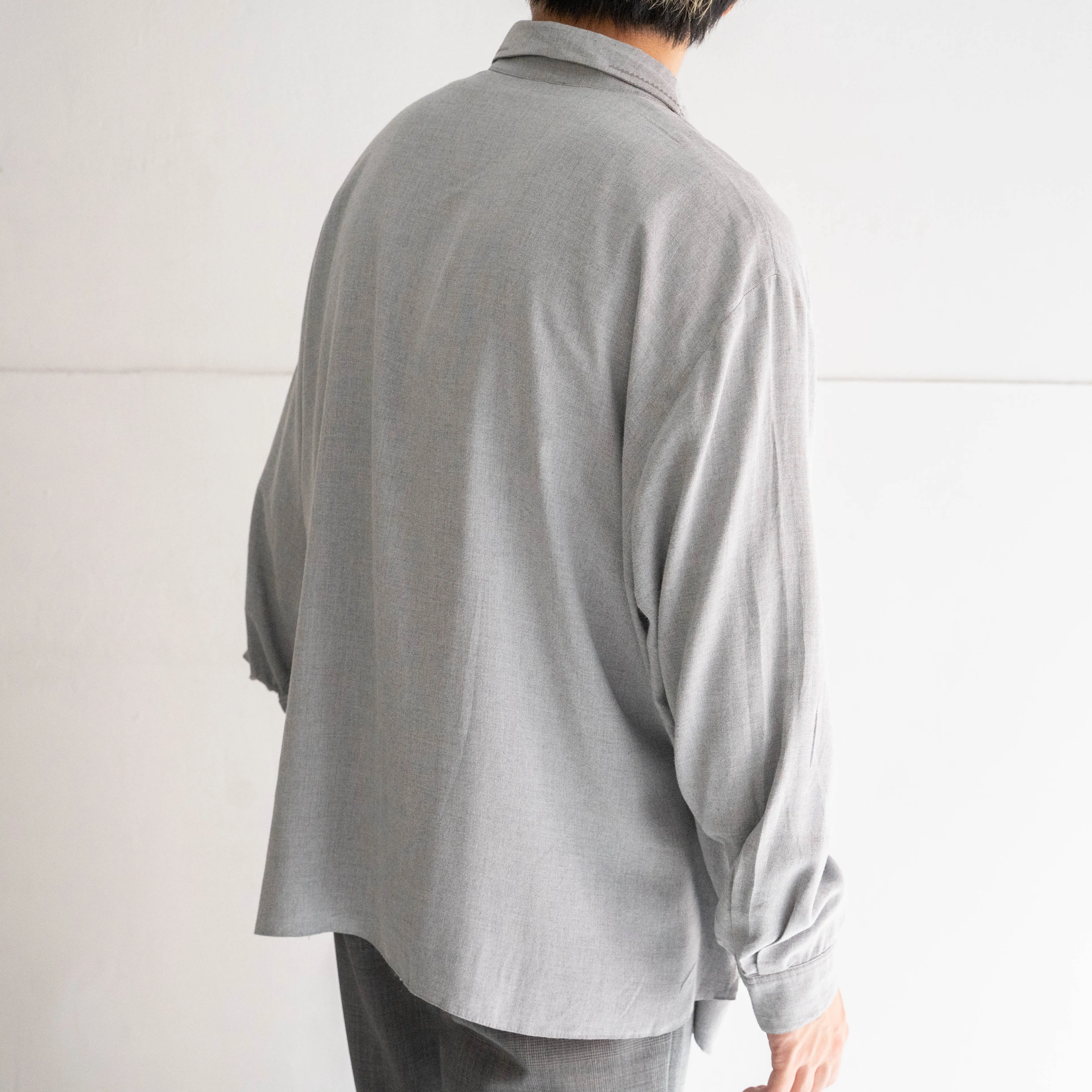 around 1990s gray color rayon? × poly tyrolean shirt