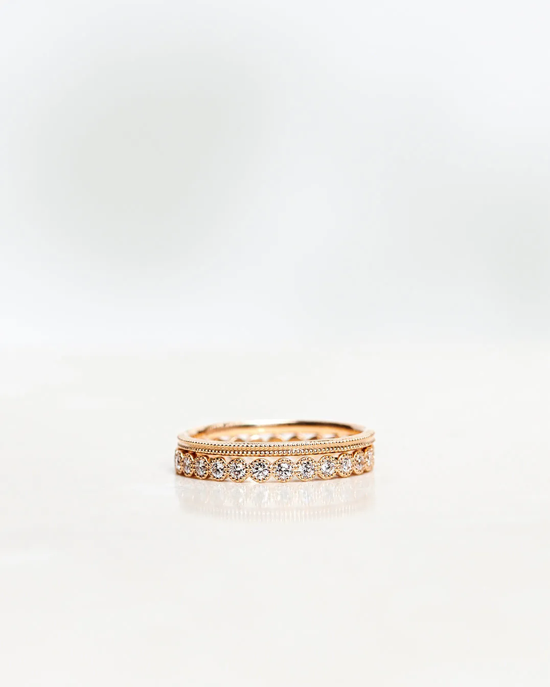 Astrid Vintage Style Band 18K Gold, Whitegold or Rosegold Ring w. Diamonds