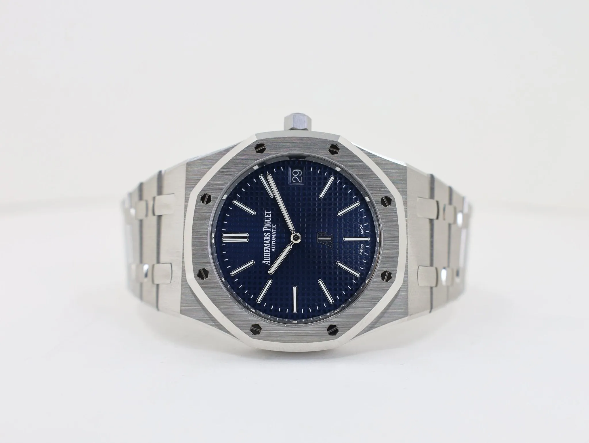 Audemars Piguet Royal Oak Jumbo Extra-Thin Stainless Steel 39mm Blue 16202ST.OO.1240ST.01