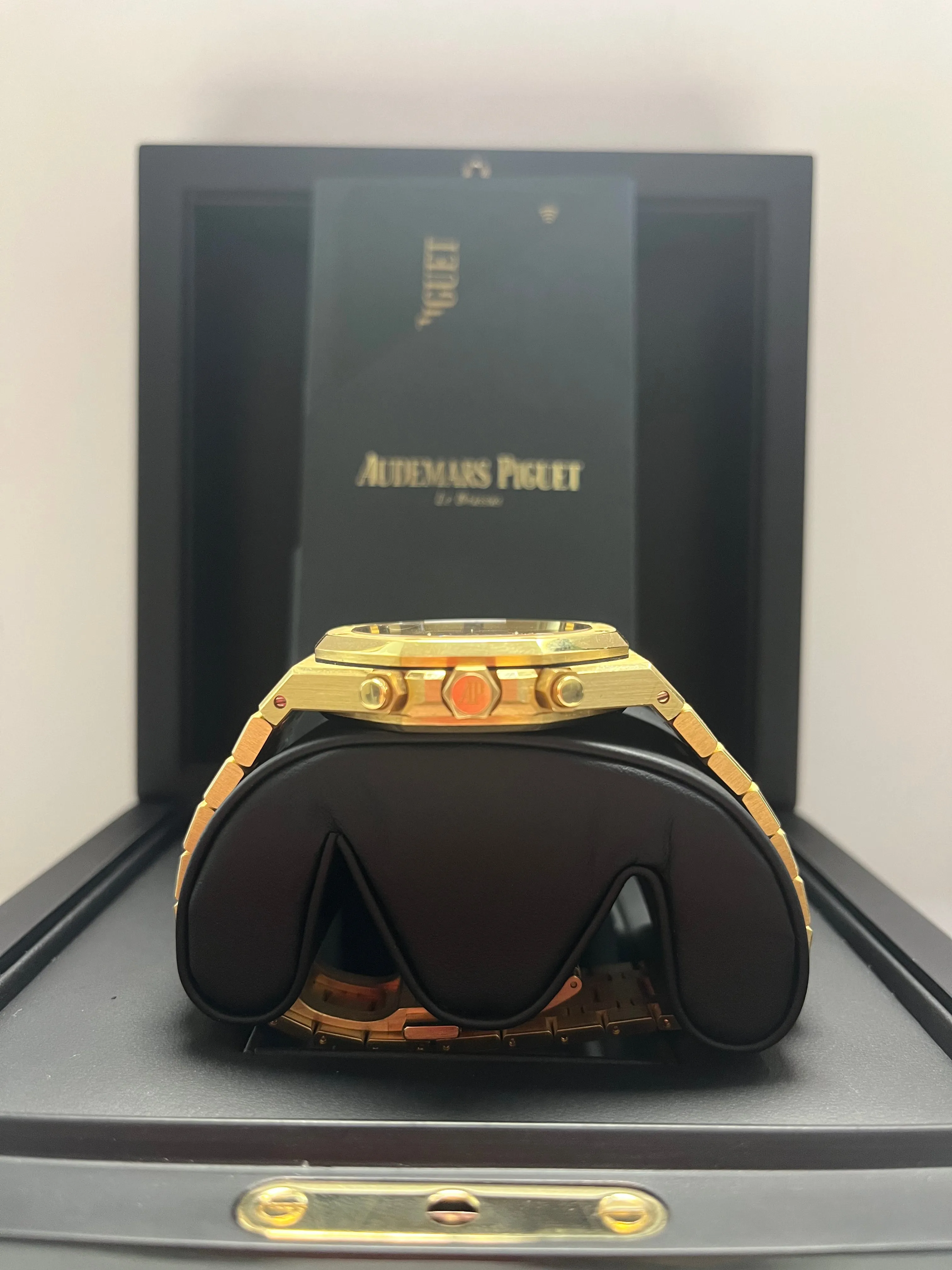 Audemars Piguet Royal Oak Selfwinding Chronograph 42mm/ 18k Yellow Gold/ Blue Dial/ Yellow Sub-Dials (Ref # 26331BA.OO.1220BA.01)
