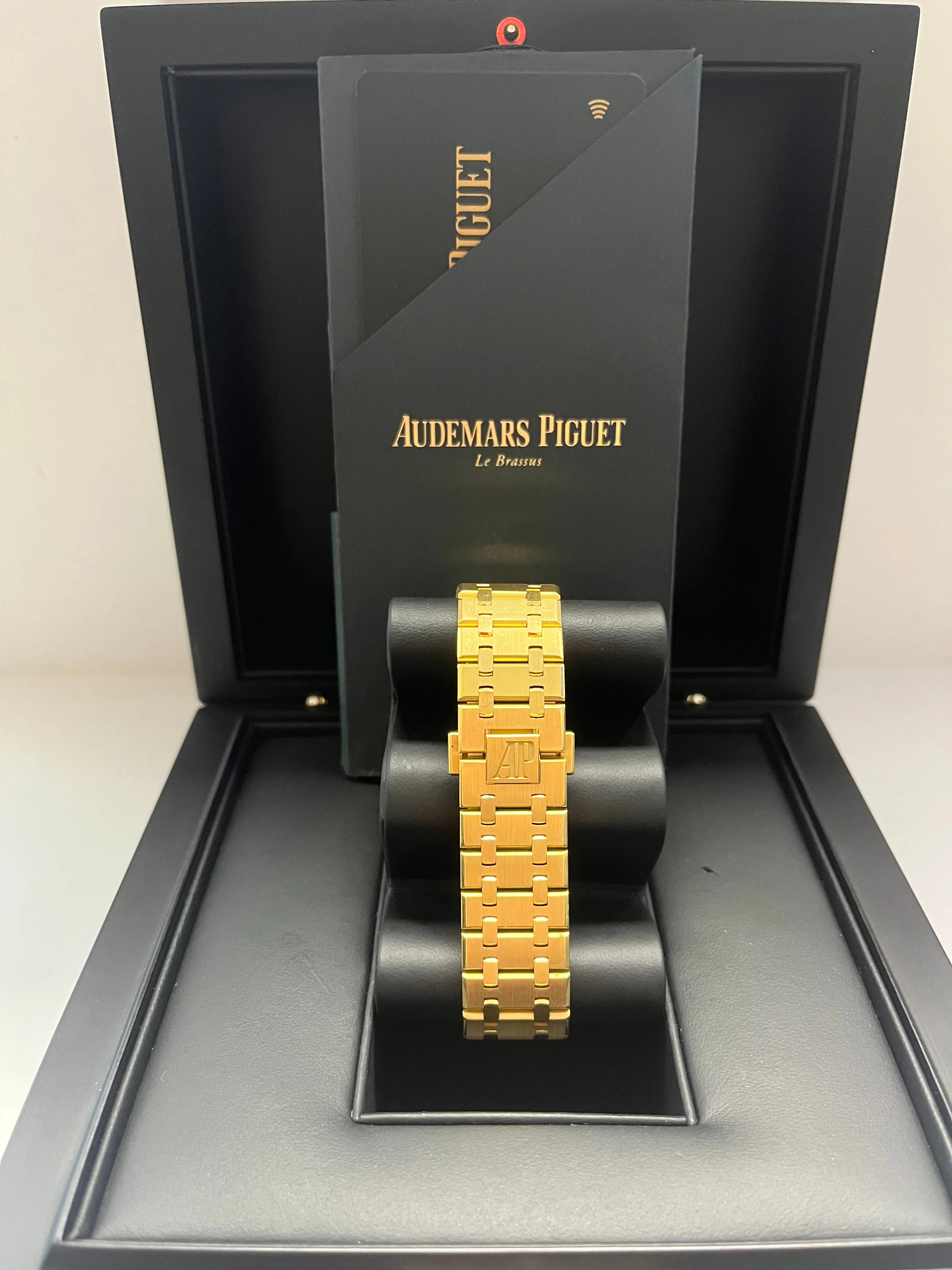 Audemars Piguet Royal Oak Selfwinding Chronograph 42mm/ 18k Yellow Gold/ Blue Dial/ Yellow Sub-Dials (Ref # 26331BA.OO.1220BA.01)