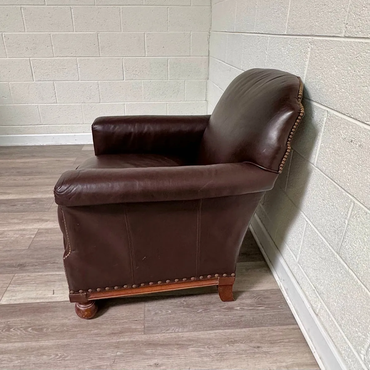 Brown Leather Club Chai