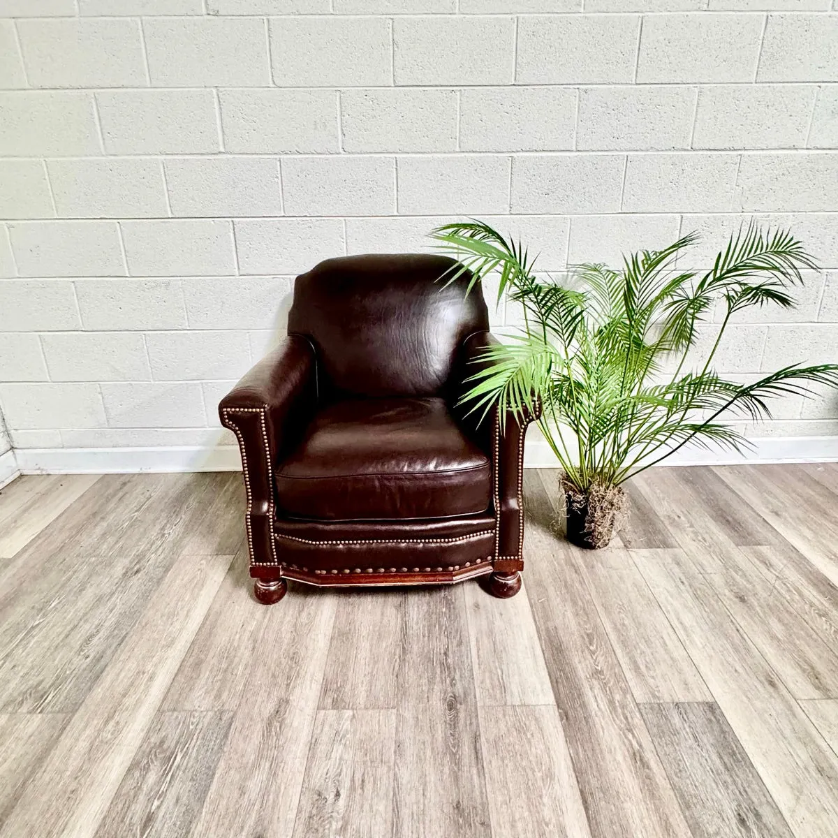 Brown Leather Club Chai