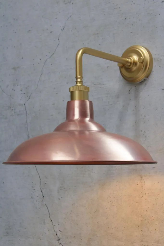 Bullpit Wall Light