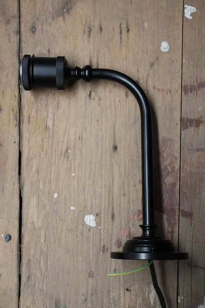 Bullpit Wall Light