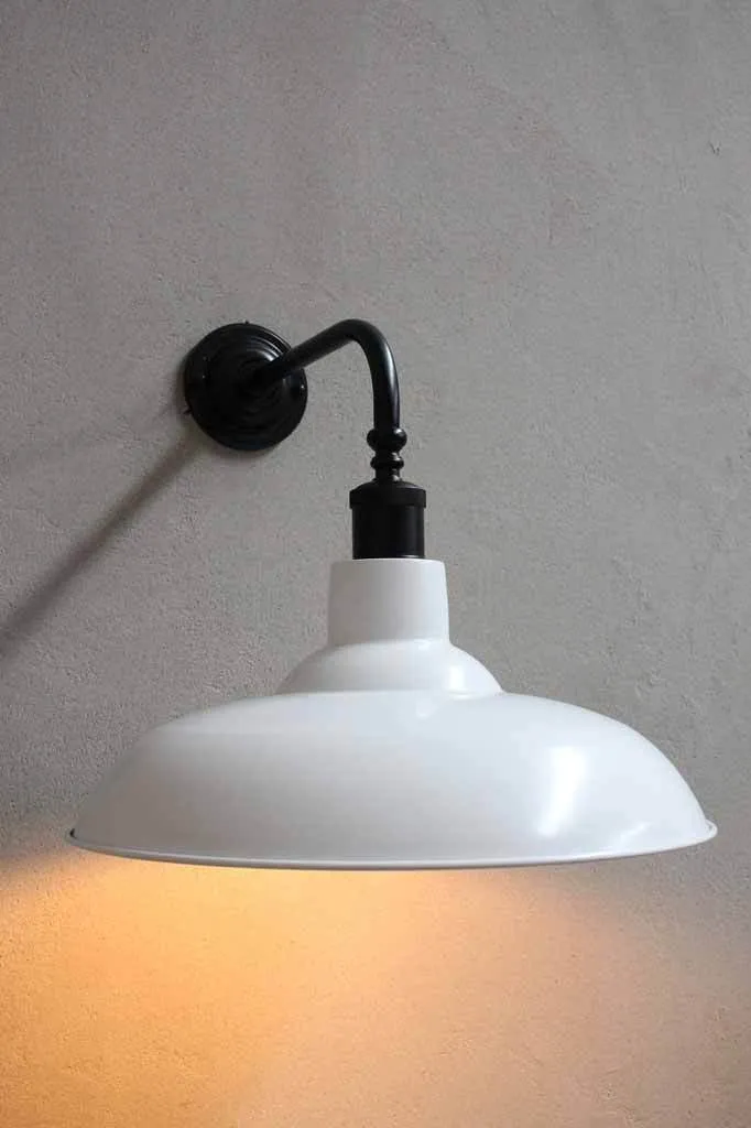 Bullpit Wall Light