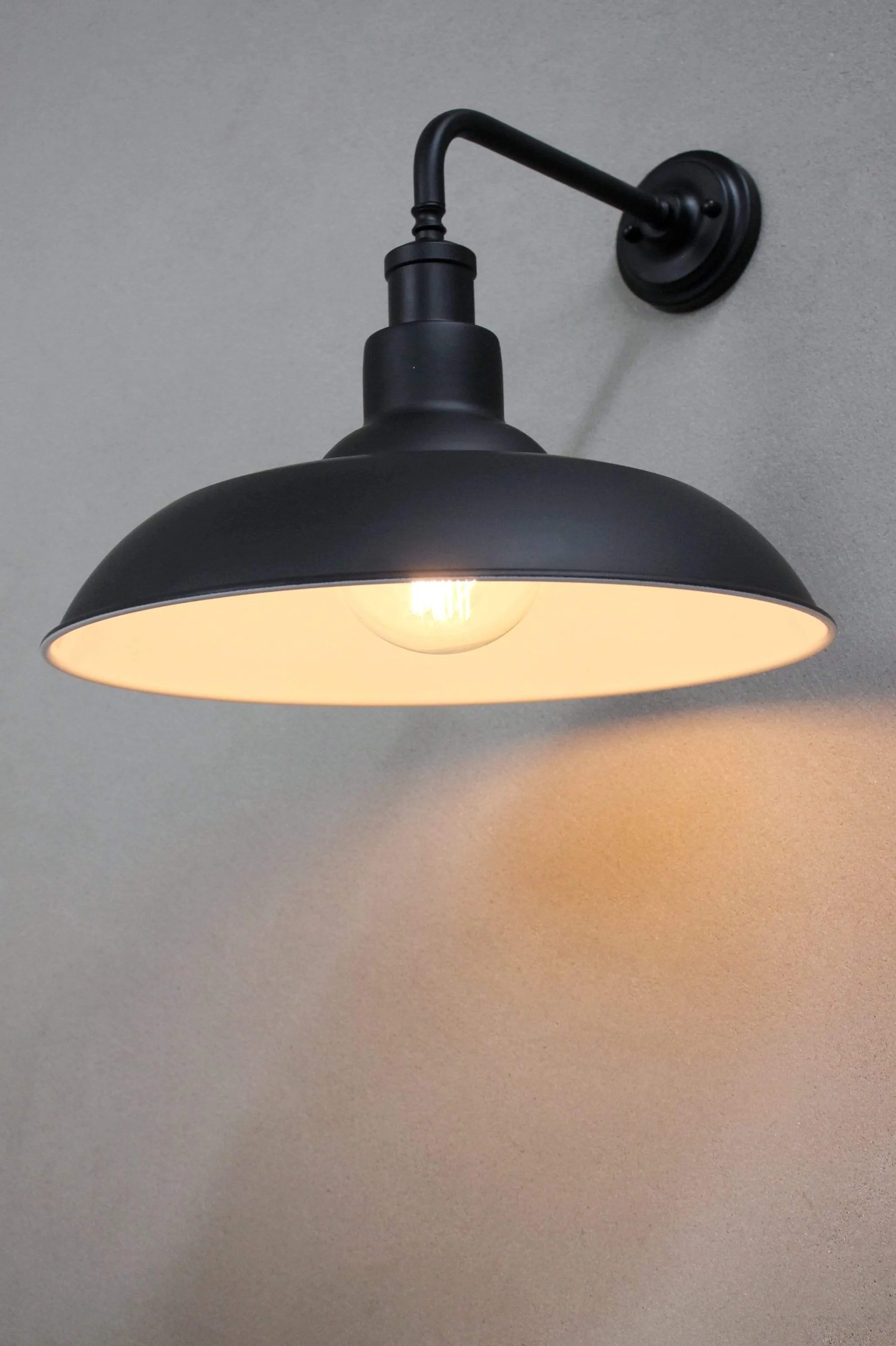 Bullpit Wall Light