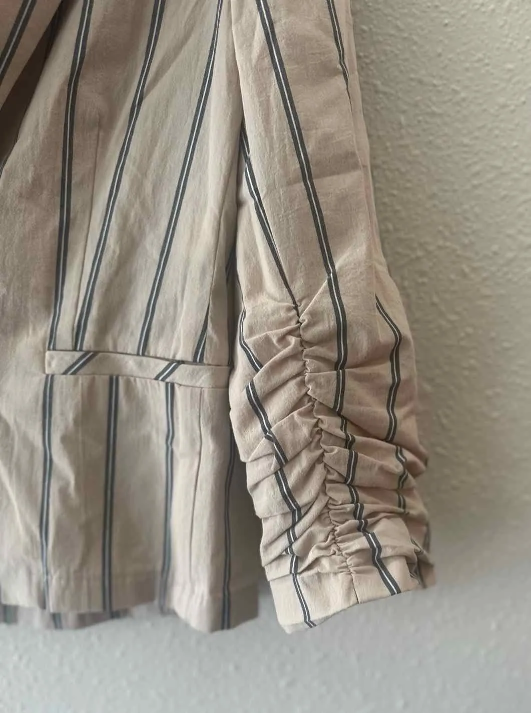 Drew Beige Size M Blazer