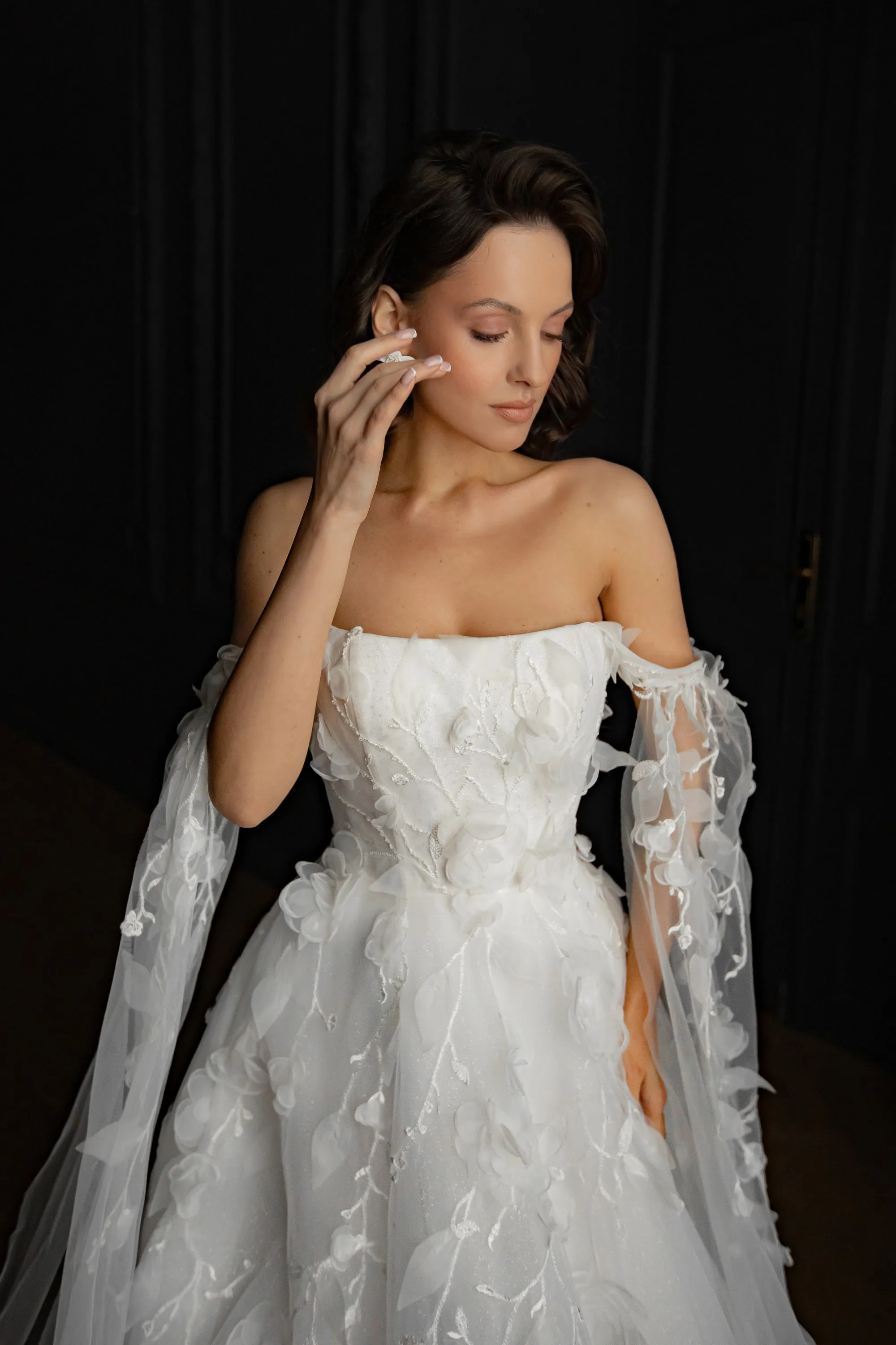 Floral Lace Wedding Dress Chyanne with Detachable Wings