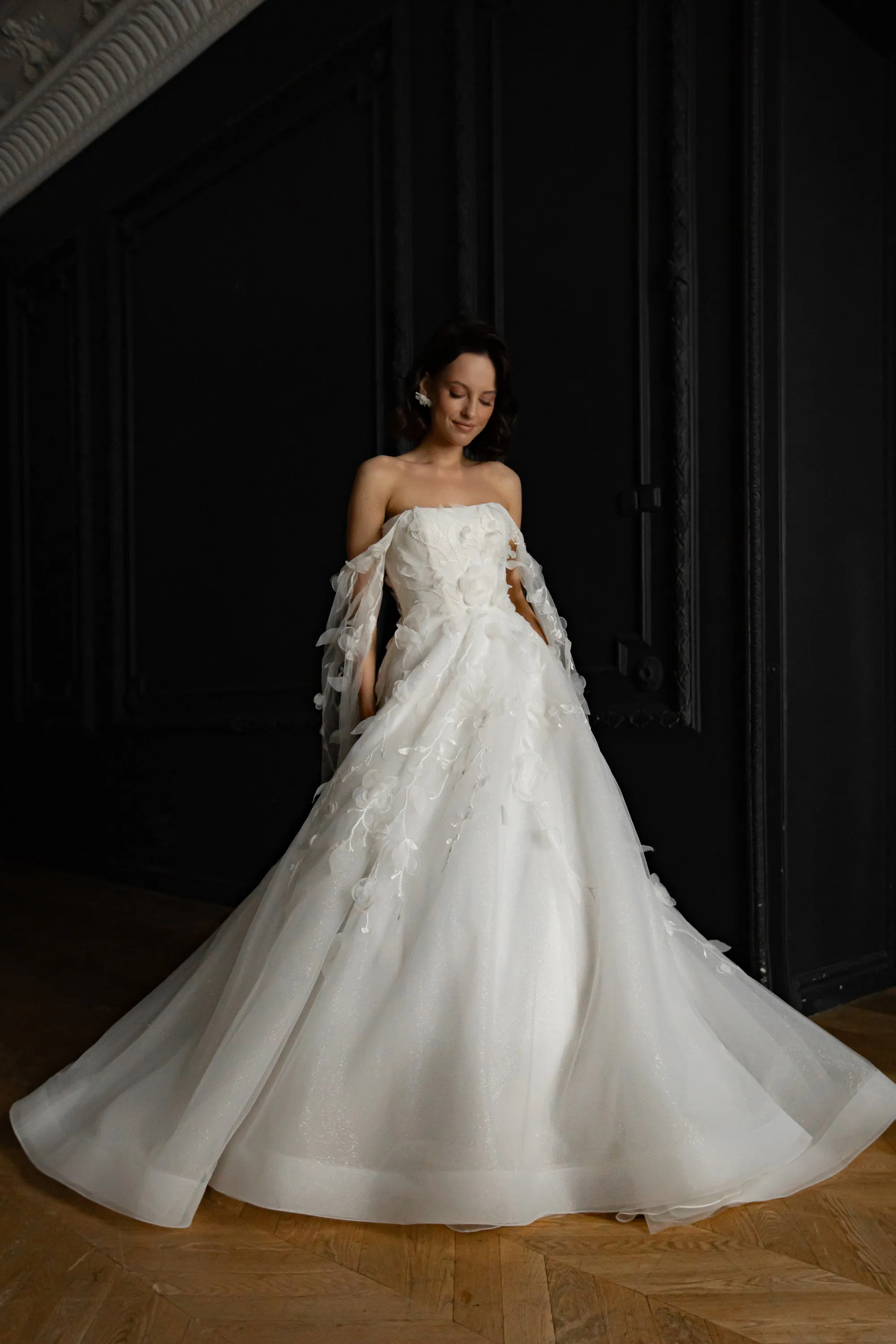 Floral Lace Wedding Dress Chyanne with Detachable Wings